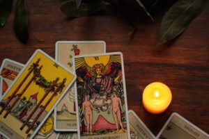 The relationship between astrology and tarot card readings