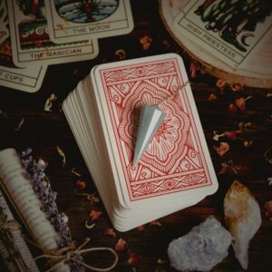 How to interpret tarot cards for love and relationships