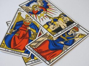 Exploring the different types of tarot decks and their styles