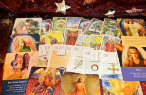 The picture shows Oracle cards.